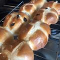JOECOLLINS's cooksnap of when they made ハッピーイースター☆ホットクロスバンズ☆.