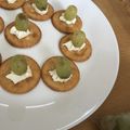 ミカーン1973's cooksnap of when they made 簡単！リッツとぶどうのカナッペ風おつまみ.