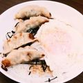 結衣のお母ちゃん's cooksnap of when they made ★単身赴任専用★満腹！目玉焼き餃子丼！.