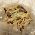 yunapi☆'s cooksnap of when they made ●材料３つだけ☆塩昆布ともやしのナムル●.