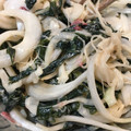 ぴーこるん's cooksnap of when they made *新玉葱とわかめの梅おかか和え*.
