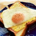 ちゅんすけ☆'s cooksnap of when they made ズボラ作★ベーコンチーズエッグトースト.