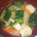 ムーミン☆ママ's cooksnap of when they made 旬の新玉ねぎとほうれん草の6色彩味噌汁◆.