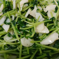 しおまるbaby's cooksnap of when they made 豆苗とにんにくの中華炒め 3分で完成.