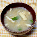 わたさな2016's cooksnap of when they made さやえんどうと玉ねぎの味噌汁.