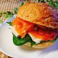幸せまちこ's cooksnap of when they made スモークサーモンライ麦サンド.