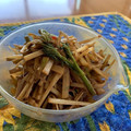jununu's cooksnap of when they made 簡単‼ウドの皮とにんじんのきんぴら♪.