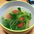 ピニヨ's cooksnap of when they made ウェイパーで✩豆苗とトマトのスープ.