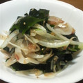 サーフブレイド's cooksnap of when they made 簡単おいしい！！新玉ねぎのゴマ梅和え.