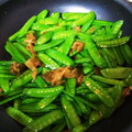 さるみどん's cooksnap of when they made 簡単！絹さやのザーサイ炒め.