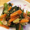 Mieまま's cooksnap of when they made あともう1品に❤小松菜と人参の梅ゴマ和え.