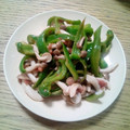ポニーリボン's cooksnap of when they made 簡単おいしい♪ピーマンとしめじの梅いため.