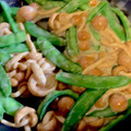 きおら+-22's cooksnap of when they made ＊お弁当＊えりんぎと絹さやのオイマヨ炒め.