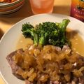 あっこつんつんつん's cooksnap of when they made 簡単！玉ねぎソースが美味しいポークソテー.