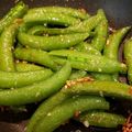 yocchi2109's cooksnap of when they made スナックえんどうのニンニク炒め.