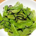 momob's cooksnap of when they made 絹さや塩昆布和え.
