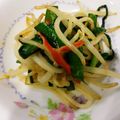 けんいっちー's cooksnap of when they made モヤシとニラ、かにかまの炒めもの.