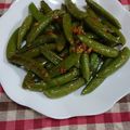 ♪sakusaku♪'s cooksnap of when they made スナックえんどうのニンニク炒め.