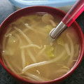 クックUL8OCM☆'s cooksnap of when they made 簡単☆安い！もやしときゃべつの味噌汁.