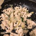 クックGVN5B1☆'s cooksnap of when they made 卵白でしっとり柔らか鶏むね肉と長葱塩炒め.