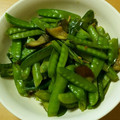 クックQM5U3Q☆'s cooksnap of when they made サヤエンドウのニンニク炒め.