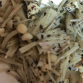 ma___111's cooksnap of when they made えのきのゆかりバター炒め.