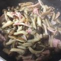 ぶんじママ's cooksnap of when they made 簡単★ベーコンと舞茸のバター醤油丼.