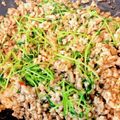 クックVWQEPQ☆'s cooksnap of when they made 豆苗と豚ミンチの豆板醤炒め.