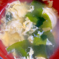 カメ姫☆'s cooksnap of when they made ファミレスの味！？卵とわかめのスープ.