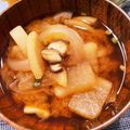 kananam's cooksnap of when they made 舞茸と大根の味噌汁♪舞茸と大根香る♪.
