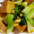 チップ304's cooksnap of when they made 厚揚げとチンゲンサイと玉子の中華炒め風.