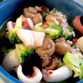 mammy_co's cooksnap of when they made 筍とブロッコリーとイカのお好みアヒージョ.