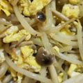 まめち☆'s cooksnap of when they made 簡単！もやしとシメジとウィンナー炒め.