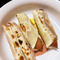 ◎みーちゃん◎'s cooksnap of when they made 餃子の皮で作るトルティーヤチーズドッグ.