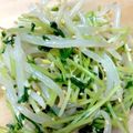 KaOrU＊°'s cooksnap of when they made 手作り簡単ドレッシング☆豆苗もやしサラダ.
