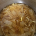 クックBLTENE☆'s cooksnap of when they made 簡単☆まるごと玉ねぎコンソメスープ♪.