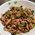 ⭐つきあかり⭐'s cooksnap of when they made 胡瓜と豚こまの中華炒め.