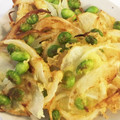YUKIKI☆'s cooksnap of when they made 揚げ焼きで楽々★玉ねぎと枝豆のかき揚げ.