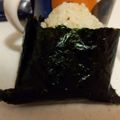 しらたまこむぎ's cooksnap of when they made おにぎり　おにぎり屋さんの包み方　.