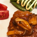 うさじいママ's cooksnap of when they made 簡単！きのこの煮込みハンバーグ.