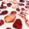 平野さんちの嫁's cooksnap of when they made 苺の牛乳寒天.