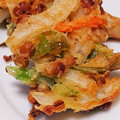 meganecco's cooksnap of when they made 簡単給食　夏野菜と納豆のかき揚げ.