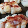 mikamika's cooksnap of when they made ぐるぐる巻きの ウインナーパン.