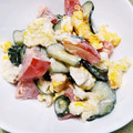 クックQ6E2BB☆'s cooksnap of when they made きゅうりとトマトと卵のサラダ.