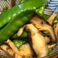 とももパッド's cooksnap of when they made スナップエンドウとしめじの炒め物☆.