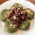 しゅまもん。's cooksnap of when they made 粒あん乗せよもぎ団子.