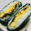☆★あんず姫★☆'s cooksnap of when they made 炒り卵とほうれん草バター醤油◆おにぎらず.