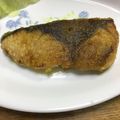 ゆきユキゆっきー's cooksnap of when they made 簡単鰤のカレー粉焼きソテームニエルお弁当.