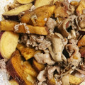 ねぞろ's cooksnap of when they made 時短！さつまいも豚肉舞茸のバターしょうゆ.