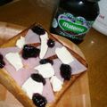 3mamakuma's cooksnap of when they made クリチーハムブルベジャムのトースト.